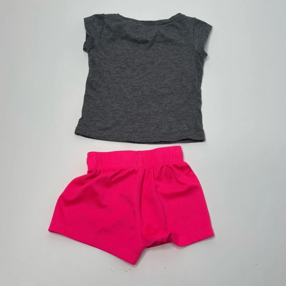 Nike Baby Girl 2-Piece Set Gray Pink Heart Tee & Shorts 12M - Picture 3 of 5